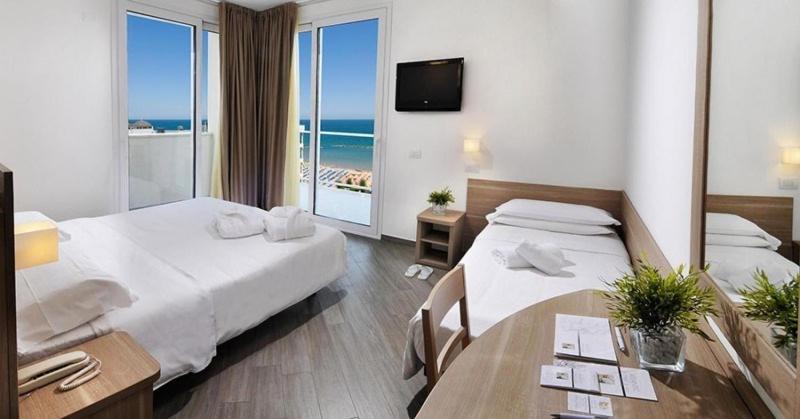 Hotel Atlantic & Spa Gabicce Mare Buitenkant foto
