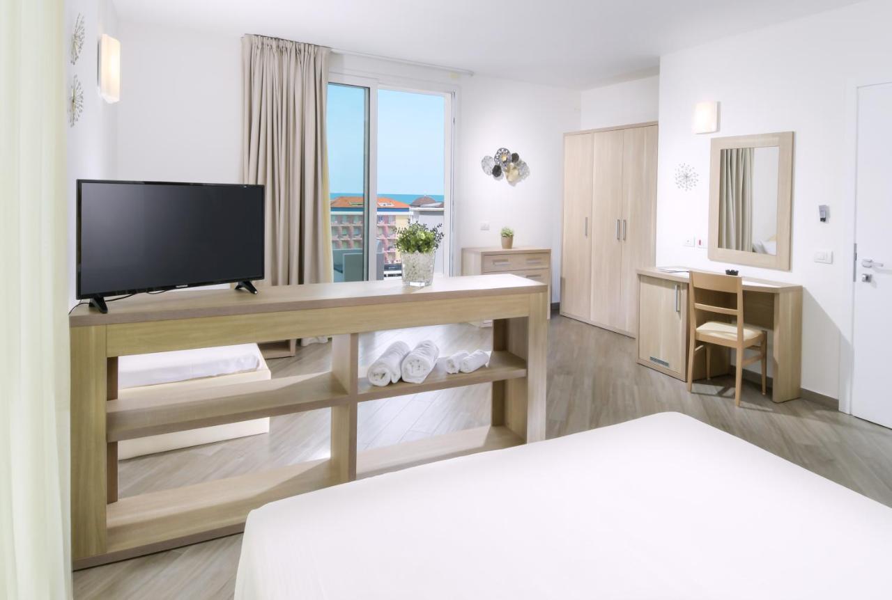 Hotel Atlantic & Spa Gabicce Mare Buitenkant foto