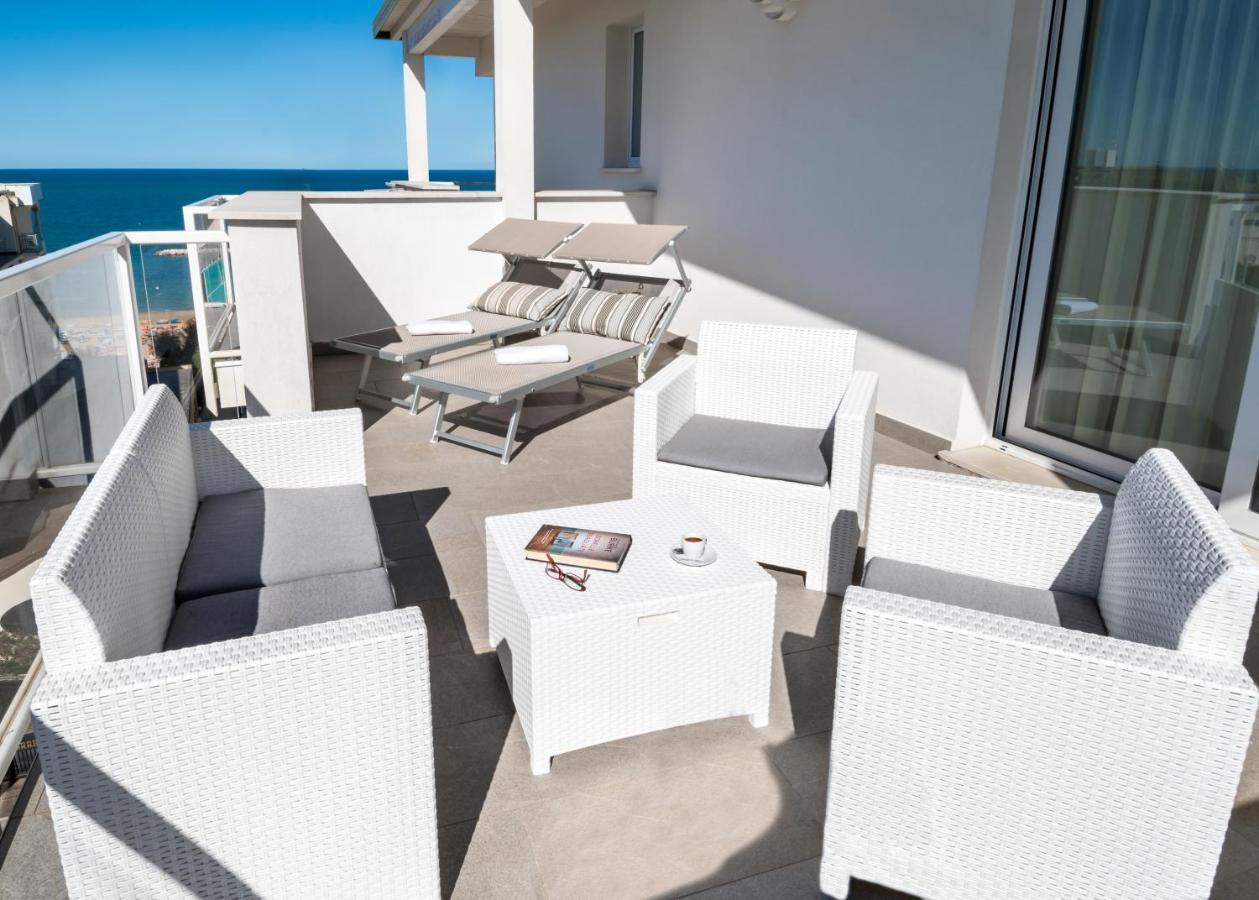 Hotel Atlantic & Spa Gabicce Mare Buitenkant foto