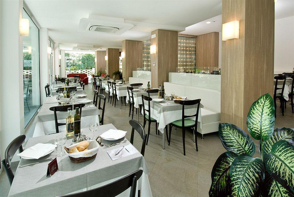 Hotel Atlantic & Spa Gabicce Mare Buitenkant foto