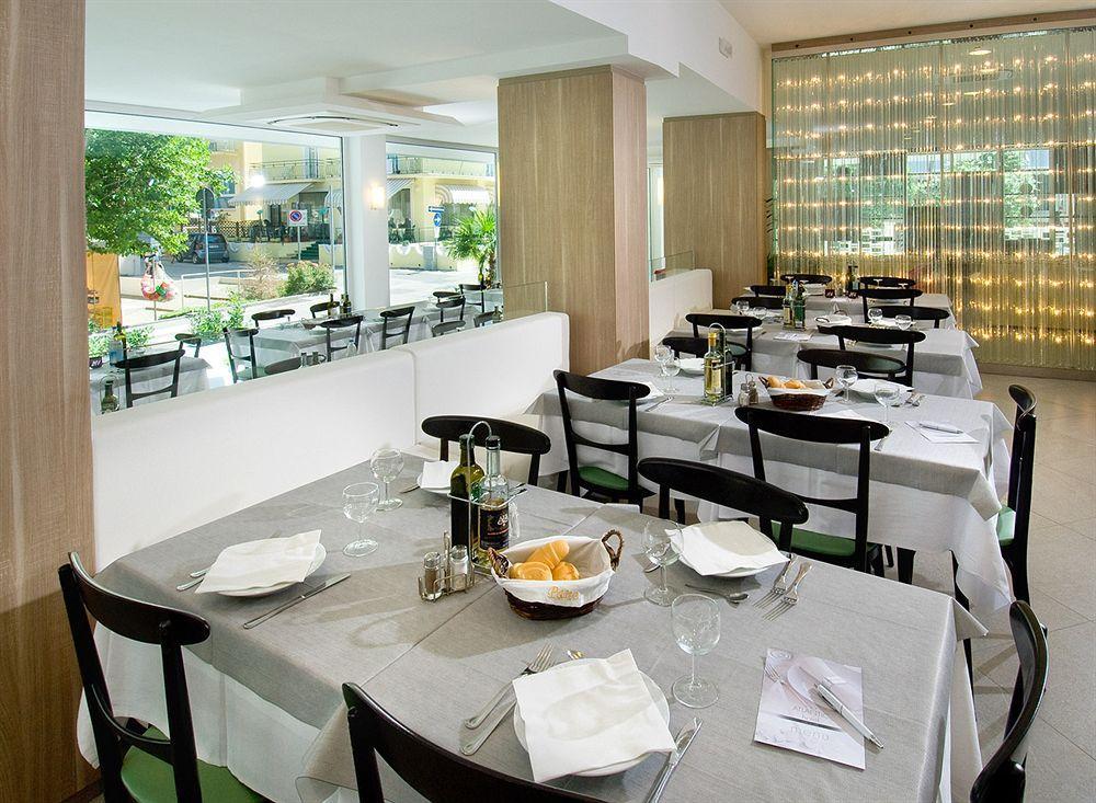 Hotel Atlantic & Spa Gabicce Mare Buitenkant foto