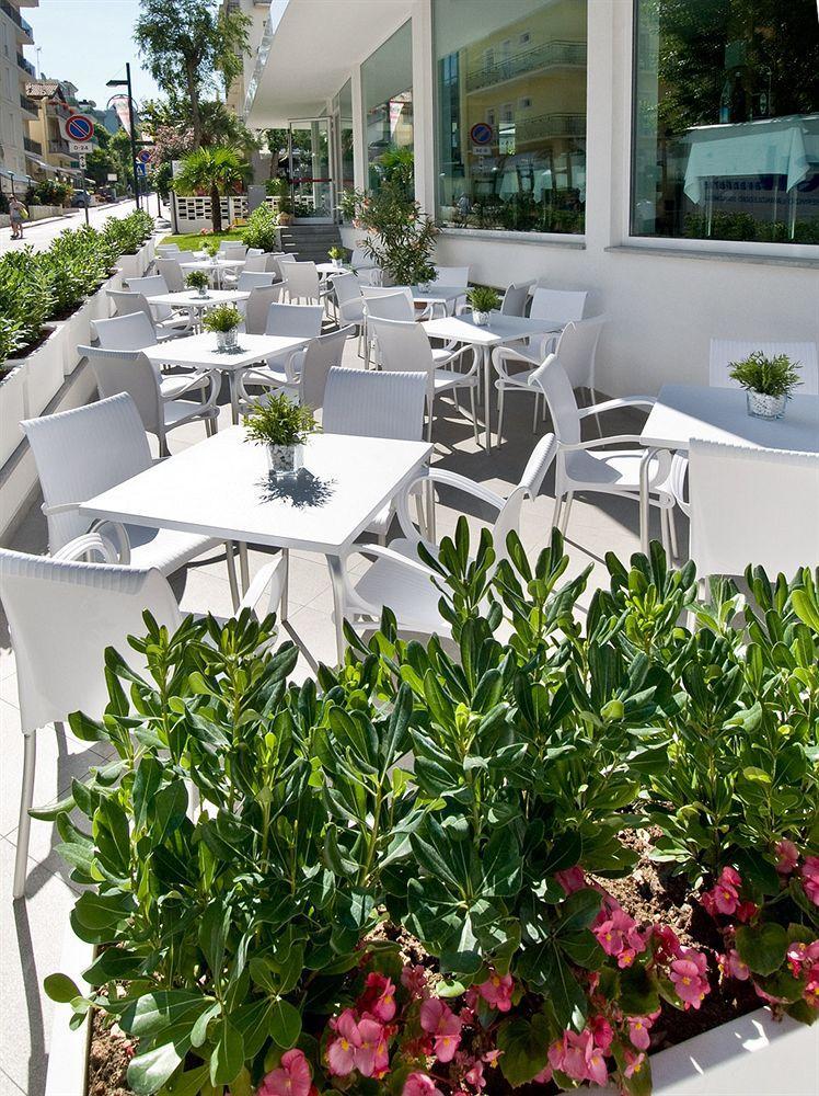 Hotel Atlantic & Spa Gabicce Mare Buitenkant foto