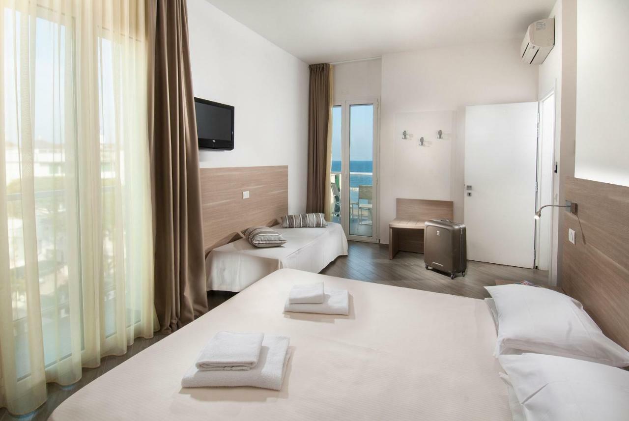 Hotel Atlantic & Spa Gabicce Mare Buitenkant foto