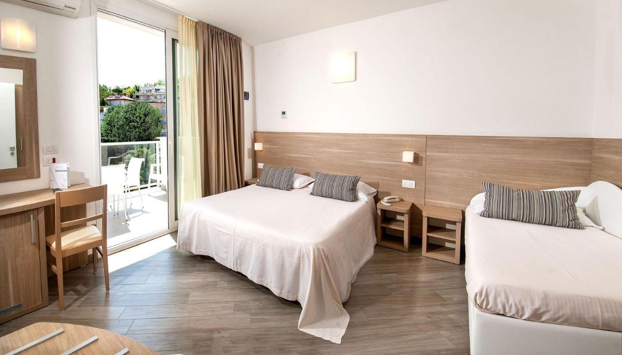 Hotel Atlantic & Spa Gabicce Mare Buitenkant foto